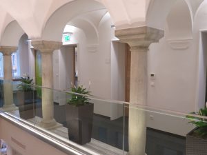 Fassadengestaltung und Innenraumbeschichtung (Kärntner Sparkasse)
